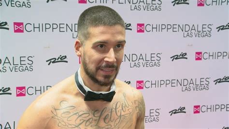 NSFW! Jersey Shores Vinny Guadagnino Gets COMPLETELY。